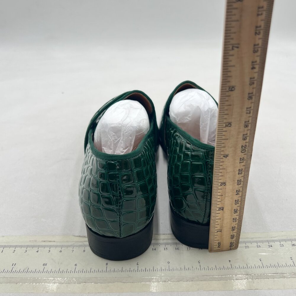 Chic Green Crocodile Pattern Loafers - image 4